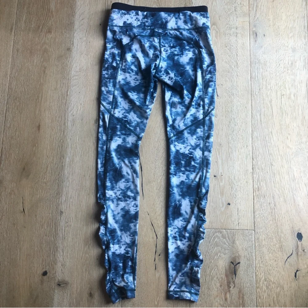 Lululemon Blue Tie Dye Speed Tight Leggings size 6 price firm!